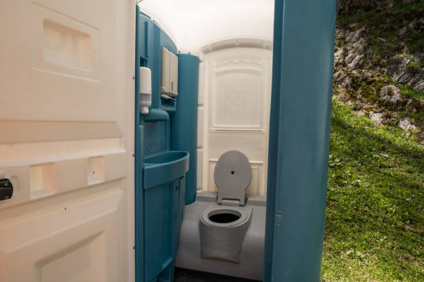 Porta potty delivery and setup in Springdale, NC